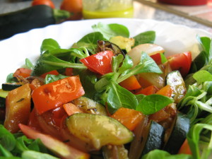 Salát s grilovanou zeleninou